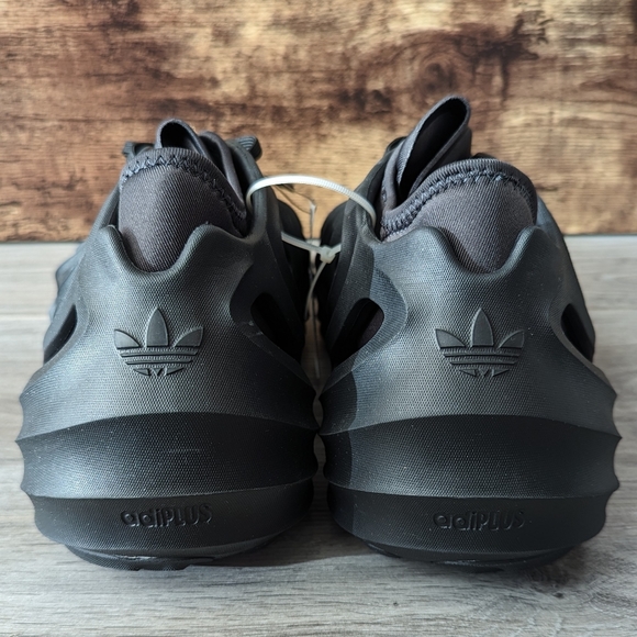 AdiFom Q "Black Carbon" sneakers - Picture 5 of 7